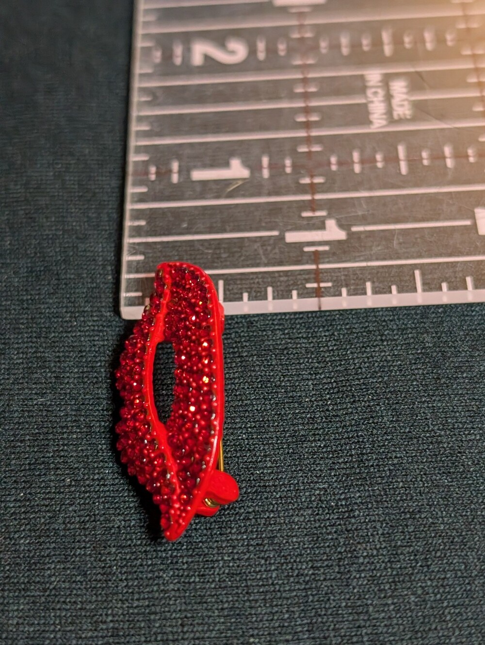 Red Crystal Lip Brooch - Women Jewelry - Picture 5 of 5